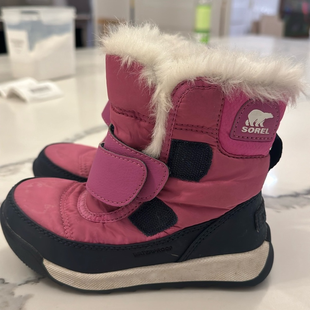 Sorel boots size 10 little kid
